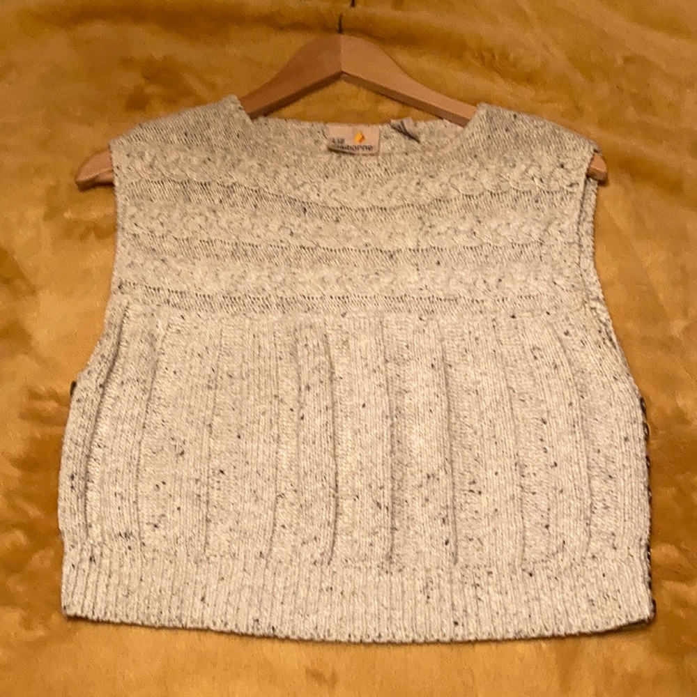 Shell blouse out of sweater material.